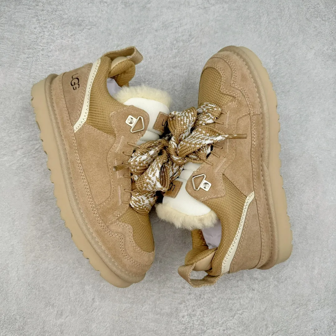 Pick up locally 💰640 UGG 4032 Meyer autumn and winter sheepskin and fur integrated snow boots. All shoes are made from the same factory as ZP. Longfeng A-grade Australian imported sheepskin and fur integrated men's and women's boots. Brand OEM production line. Fully follows the ZP process. OEM original pattern maker. Adhering to the principle of no original shoes and no development selection. Pay attention to every detail. The most authentic version on the market TREADLITE "Light Wing" technology outsole Lightweight/durable/flexible/pile size: 35 36 37 38 39 40 41 42 43 44 45 Coding: by3936030
